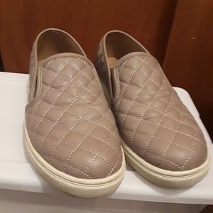 Steve madden slip on